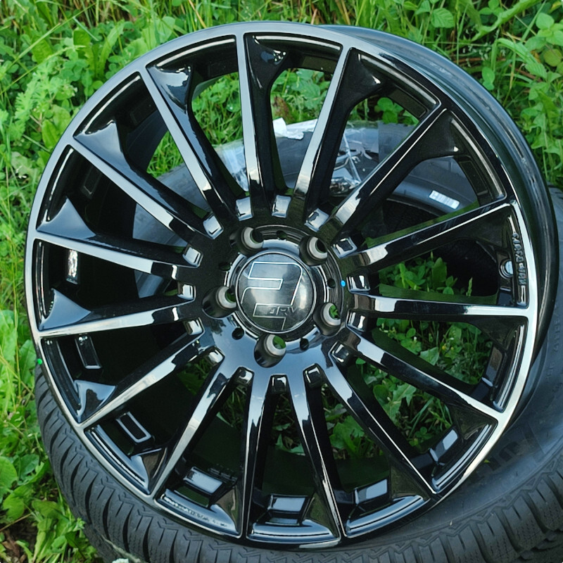 Wheelworld WH39 schwarz glänzend lackiert DEMO 8x18 5x112 ET48.00 